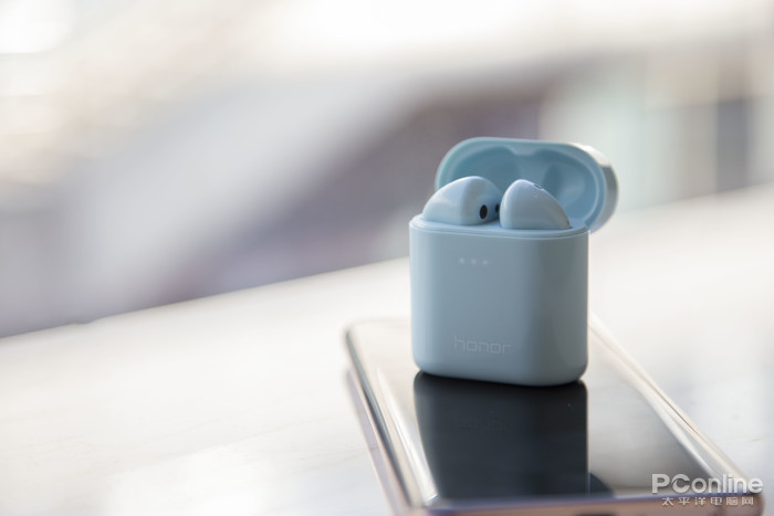 荣耀FlyPods Pro对决AirPods：国产耳机能否正面硬杠苹果大厂？